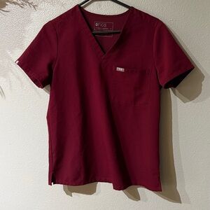 FIGS women’s scrub top. Size small. PO#1699 Burgundy.In excellent conditon